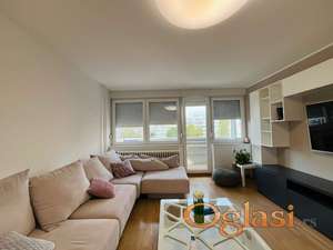 Retkost na tržištu - luksuzno renoviran trosoban stan na Limanu 3!